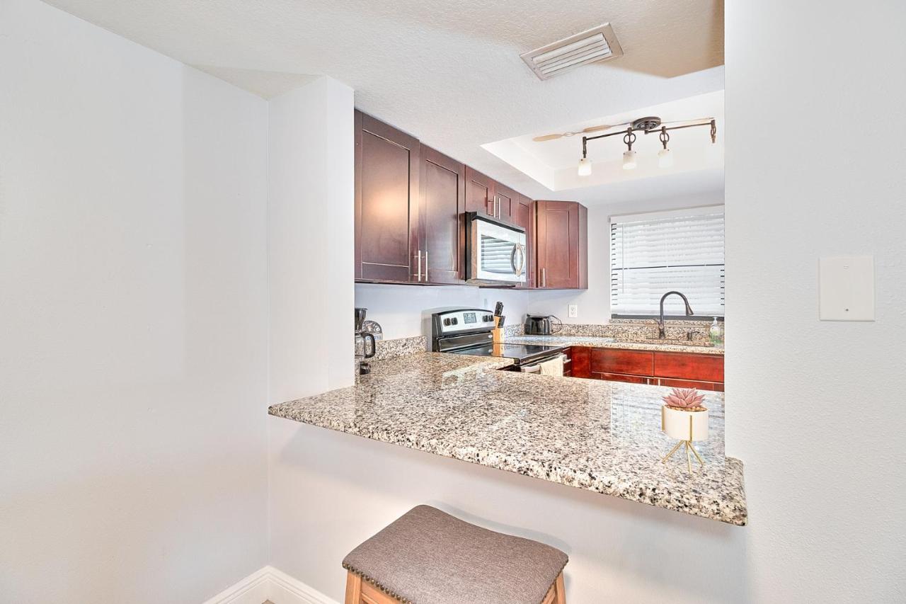 South Tampa Retreat Fenced Yard, Top Location! Экстерьер фото